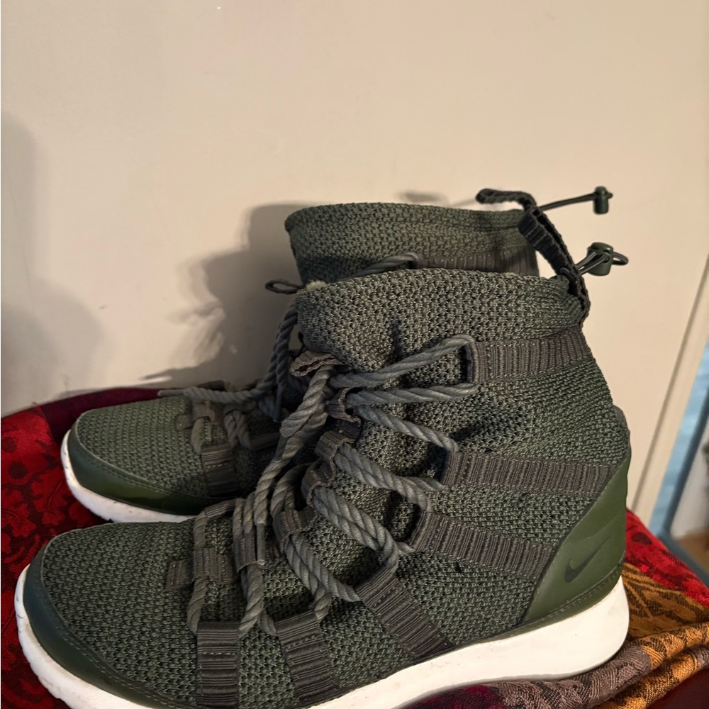 Nike Olive Knit High-Tops size 7.5‎